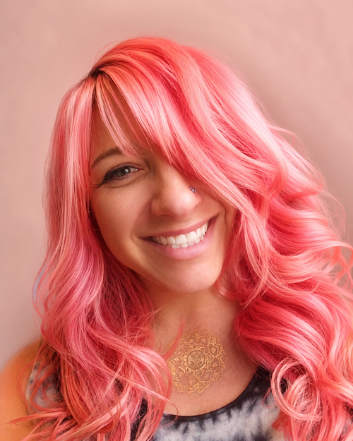 Sunrise Coral — a dimensional blend of peach, coral, warm pink, and soft rose tones designed to crea(..)