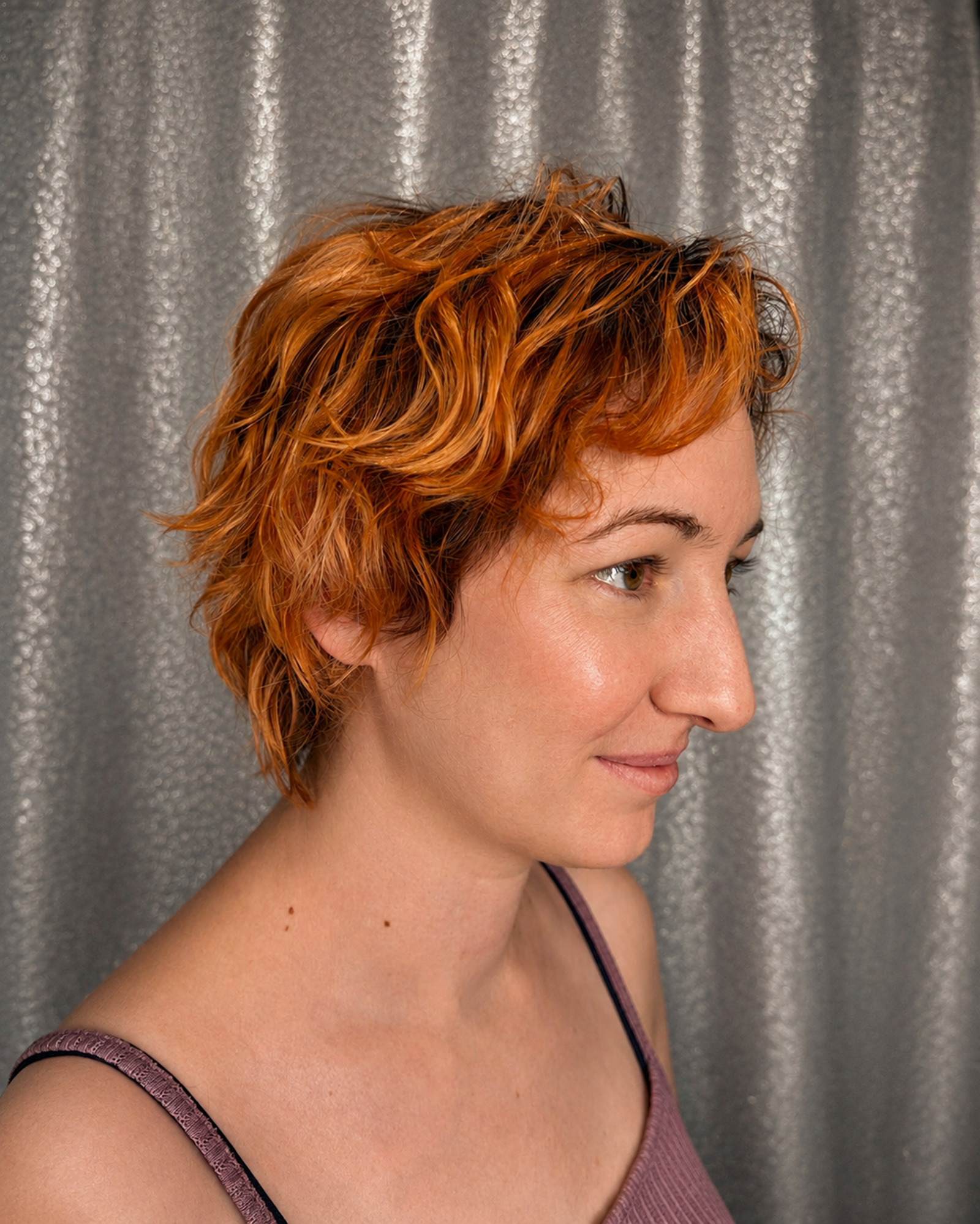 Soft, dimensional copper with a little edge ✨ This look combines a bixie-inspired cut — that perfect(..)