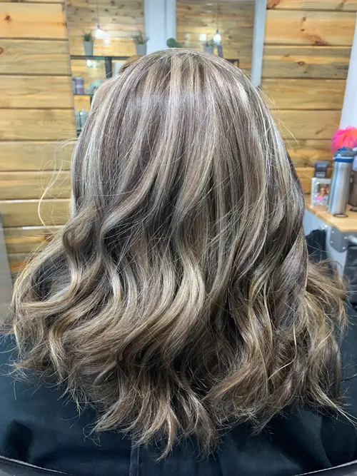 Dimensional brunette is all about creating contrast without losing richness. For this look, I added (..)