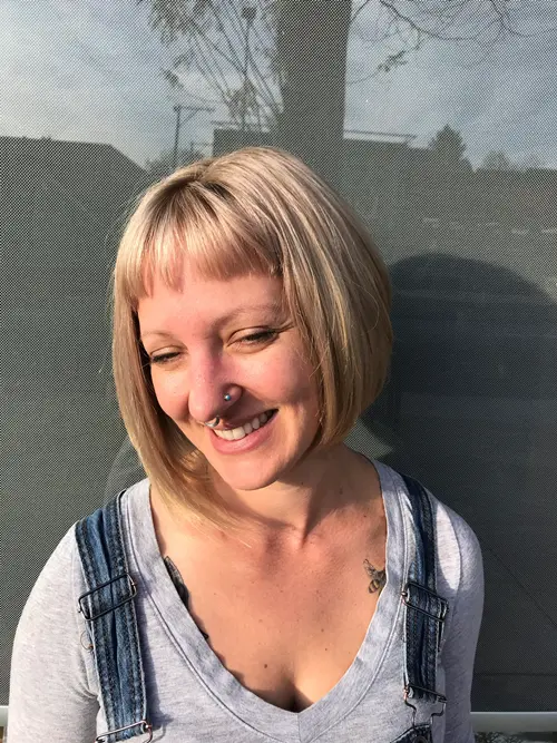 This soft blonde bob was all about creating shape, movement and an easy grow-out. I kept the perimet(..)