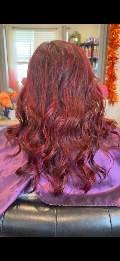 Her natural hair had been through it — previous bleaching left it dry, fragile, and compromised, but(..)