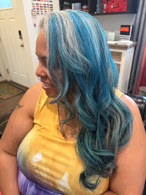 This look was all about blending silver hair with fun fashion colors in a way that still felt polish(..)