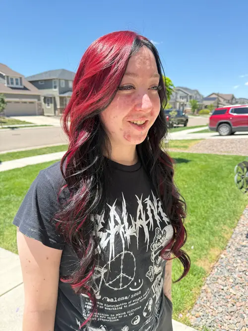 This Red Velvet transformation was made for someone who wanted bold color without losing the drama o(..)